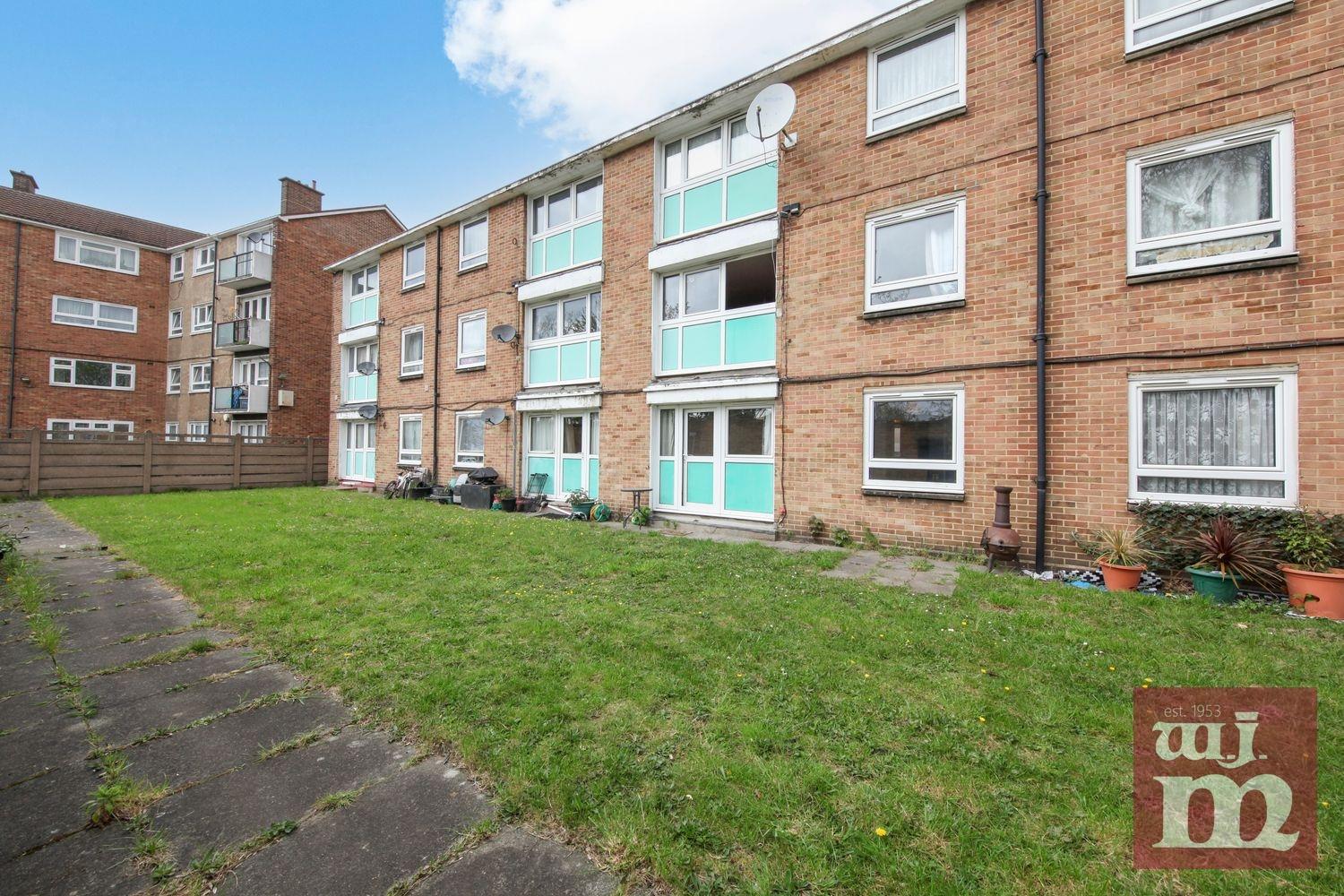 1 bed property in Whitta Road, Manor Park
